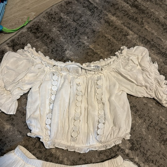 WHITE TWO PIECE SET - Picture 2 of 3